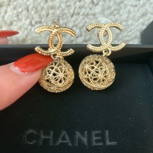 Chanel earring